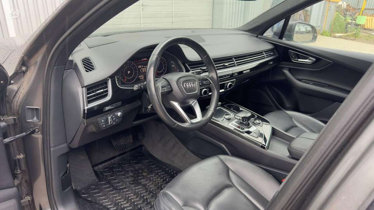 Audi Q7, 3.0 l., off-road / crossover