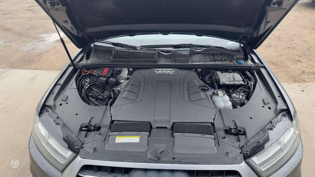 Audi Q7, 3.0 l., off-road / crossover