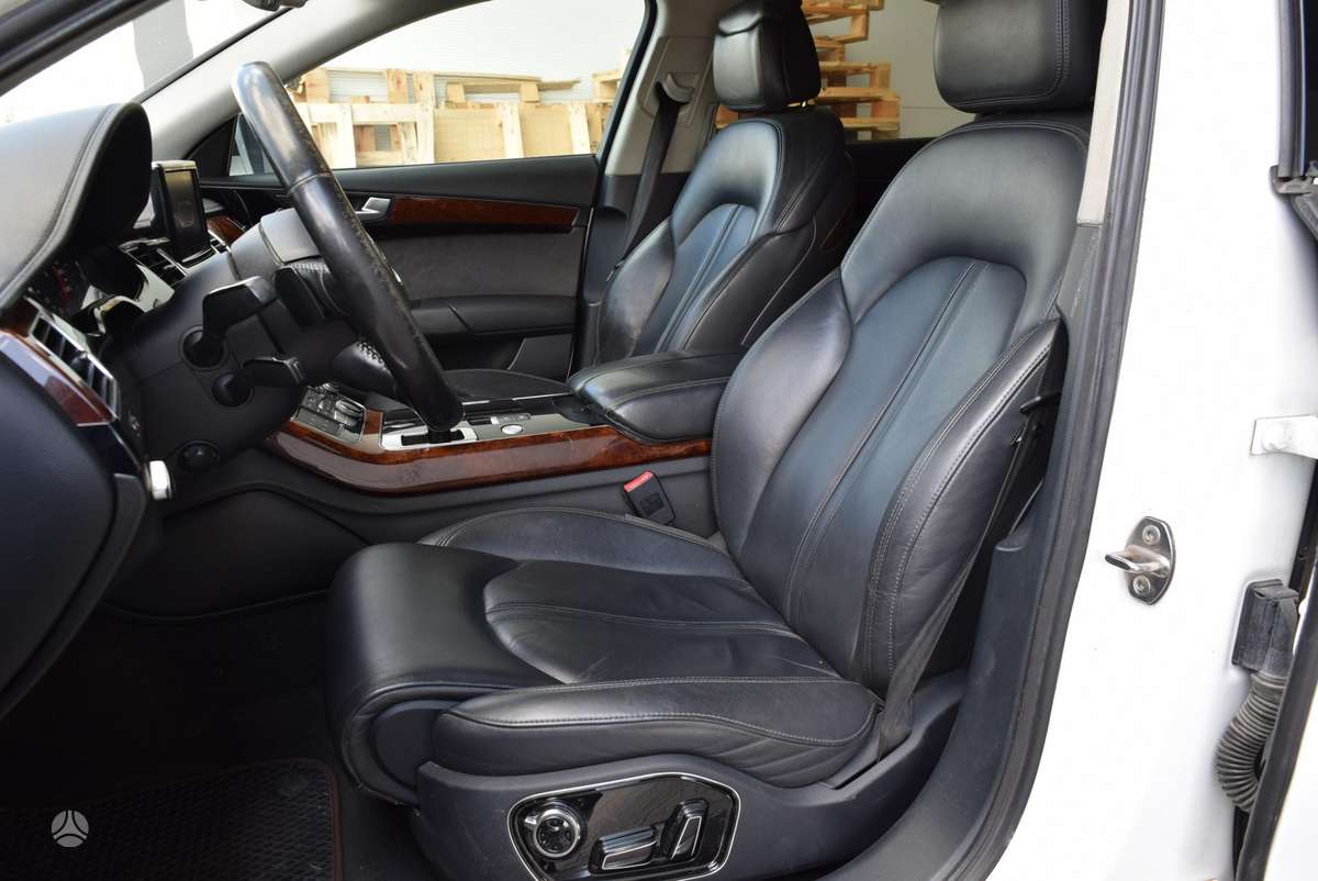 Audi A8, 3.0 l., Седан