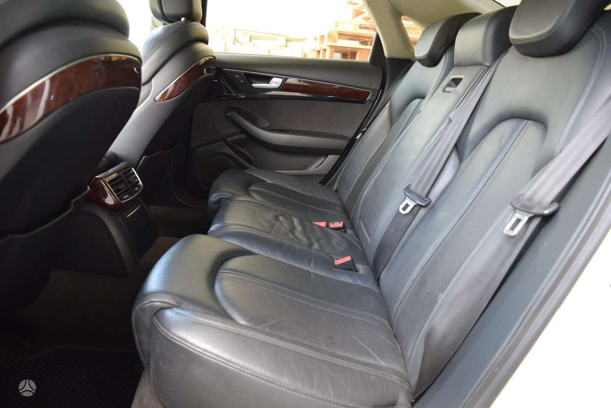 Audi A8, 3.0 l., Седан