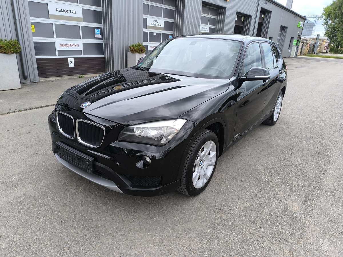 BMW X1, 2.0 l., off-road / crossover