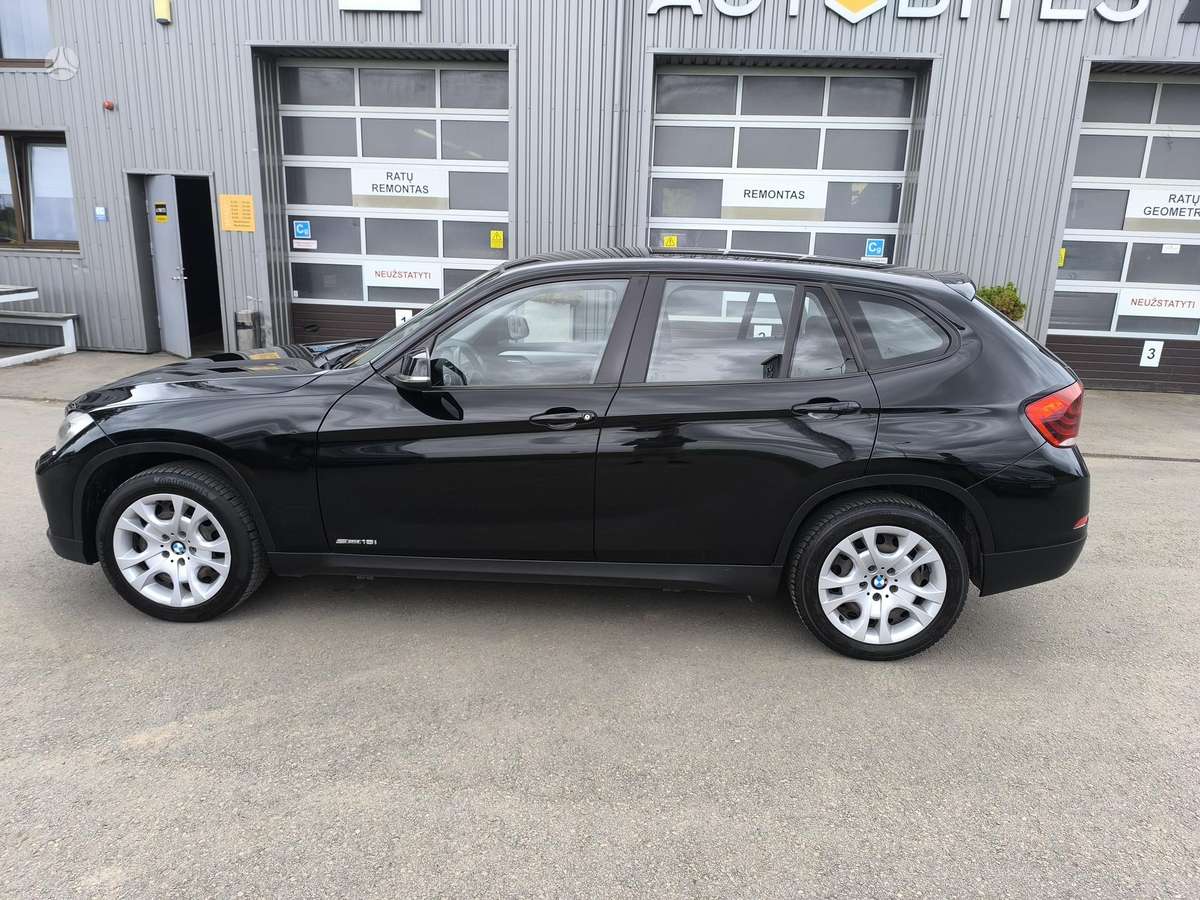BMW X1, 2.0 l., off-road / crossover