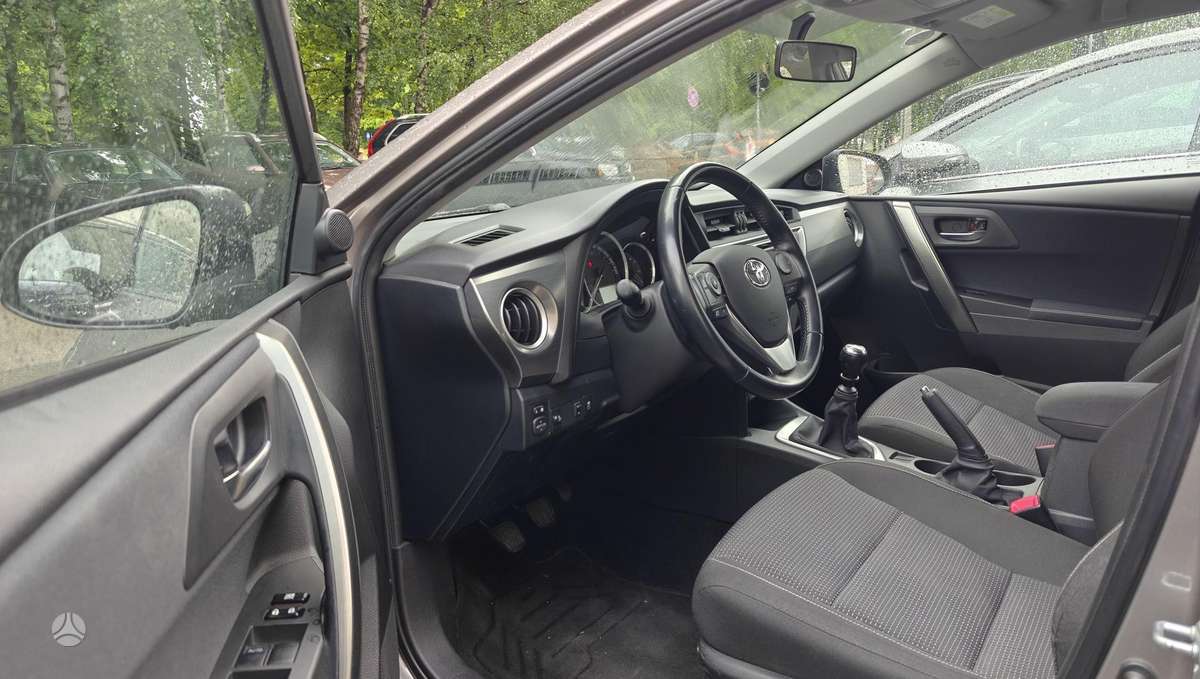 Toyota Auris - 8