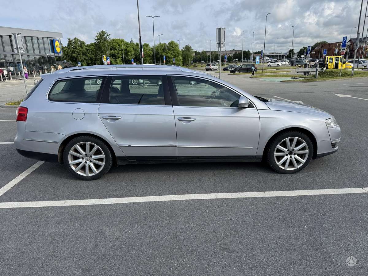 Volkswagen Passat - 4