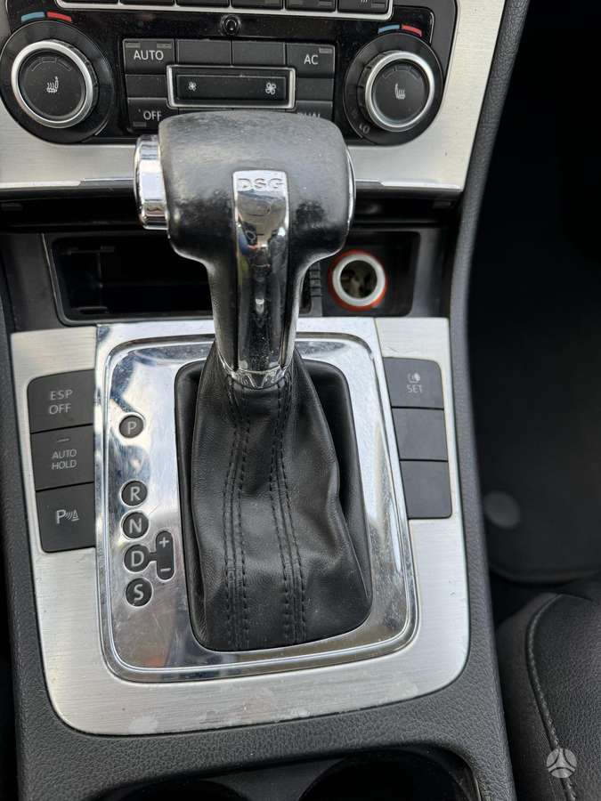 Volkswagen Passat - 9