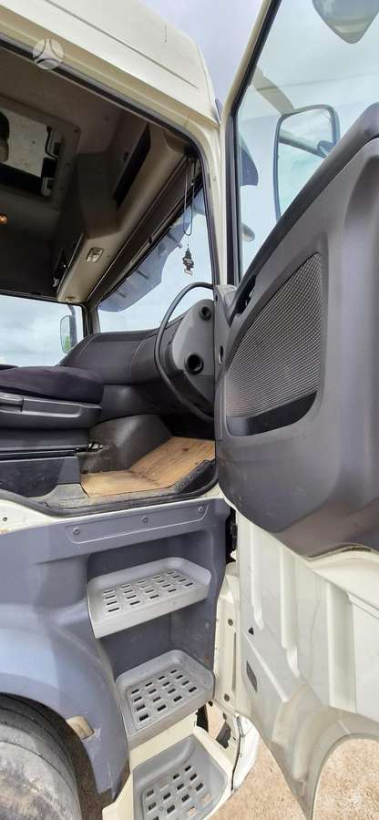 DAF XF 460, double sleeper