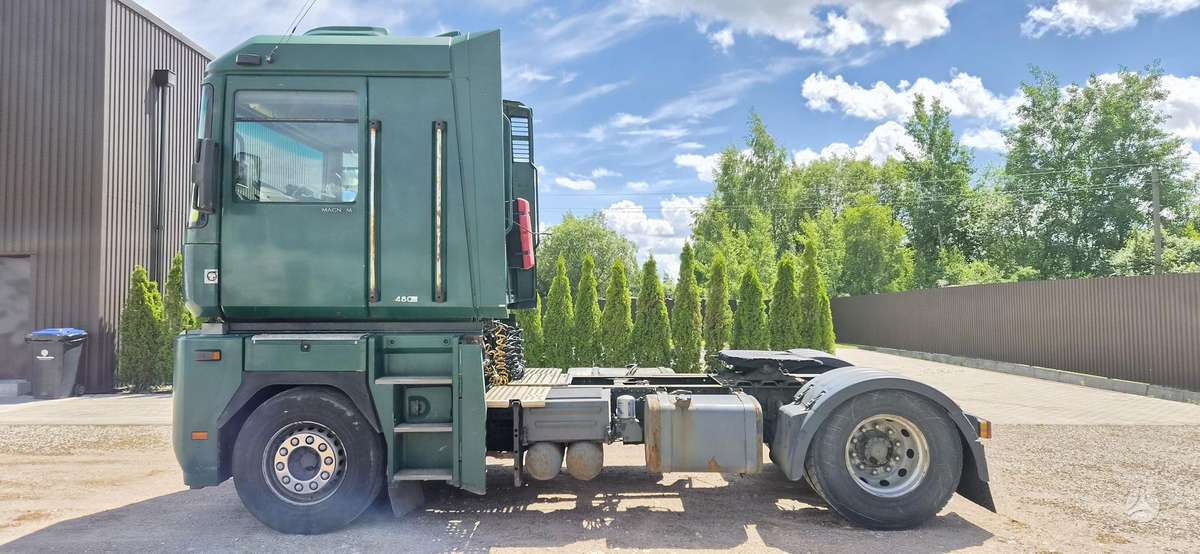 Renault Magnum 480, double sleeper