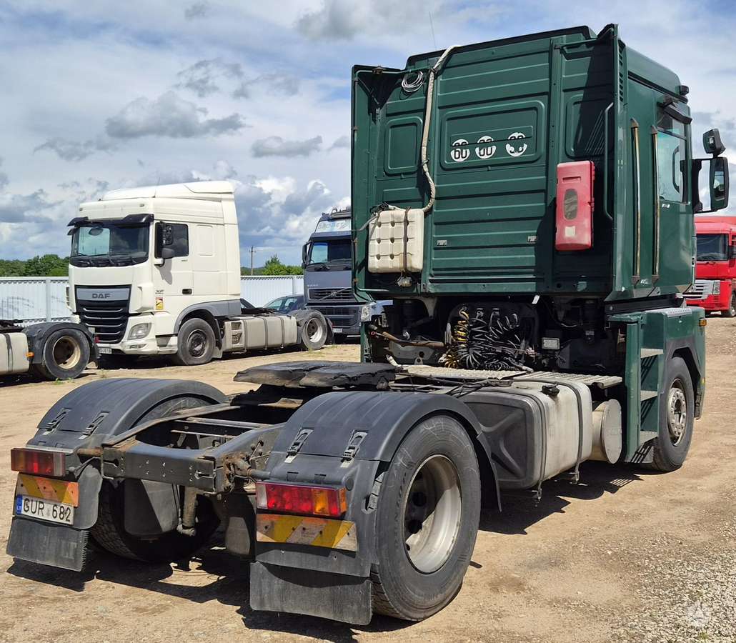 Renault Magnum 480, double sleeper