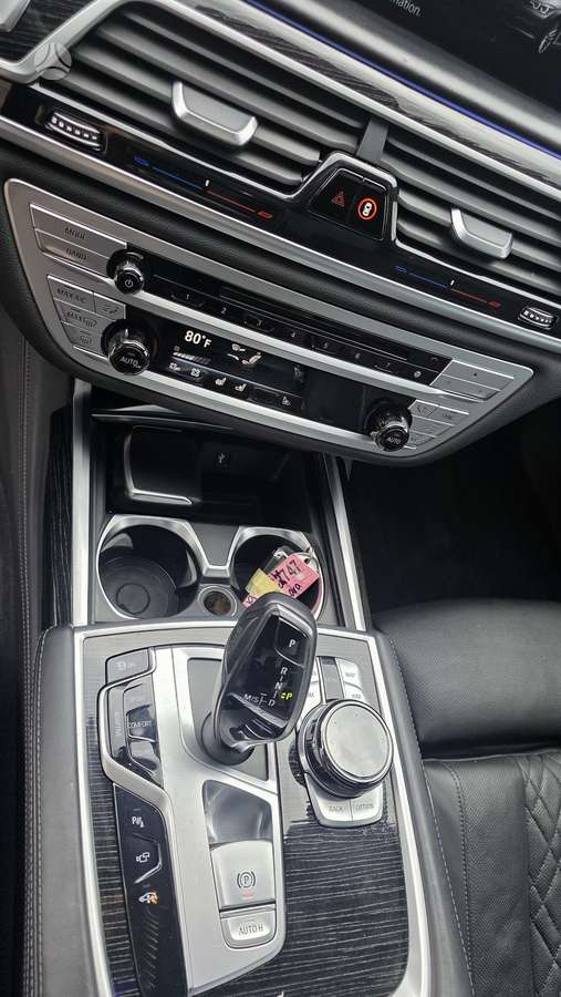 BMW 750, 4.4 l., Седан