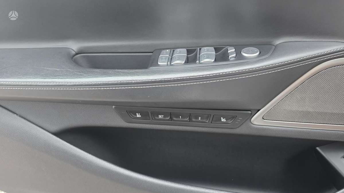 BMW 750, 4.4 l., Седан