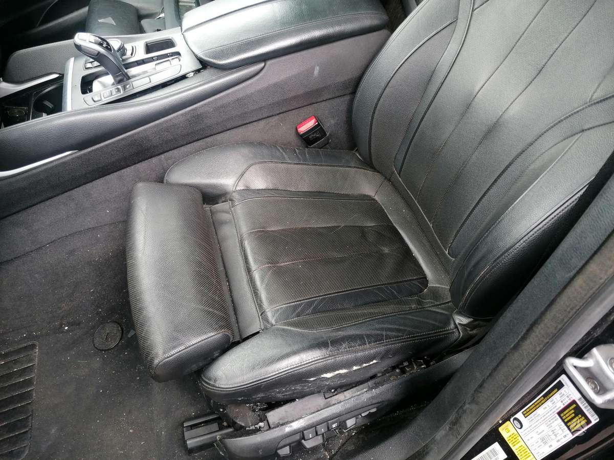 BMW X6 Visas auto dalimis