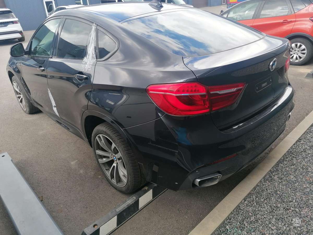 BMW X6 Visas auto dalimis