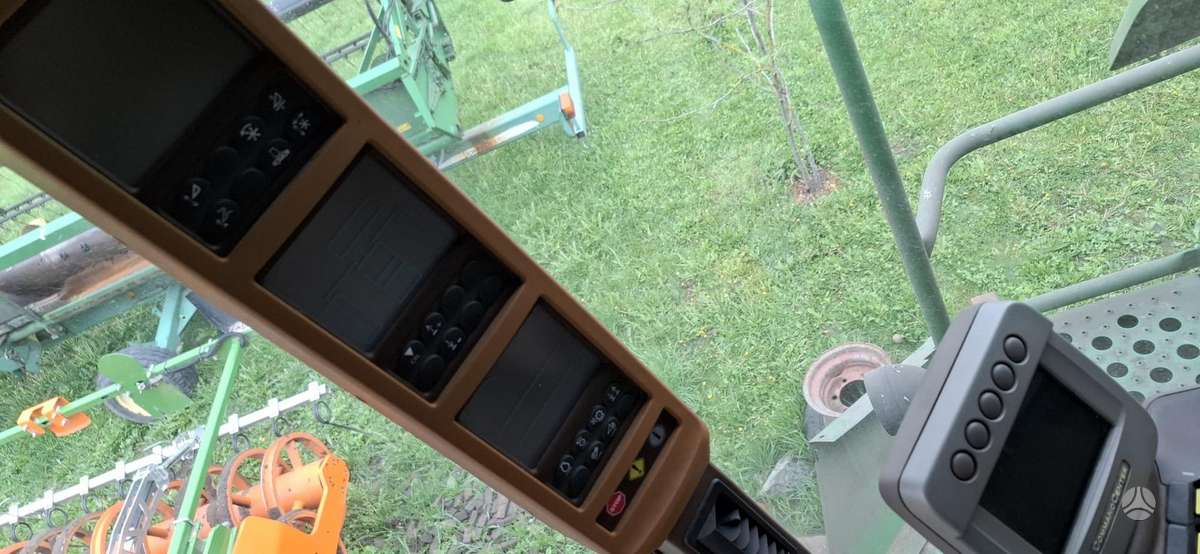John Deere W540, kombaini
