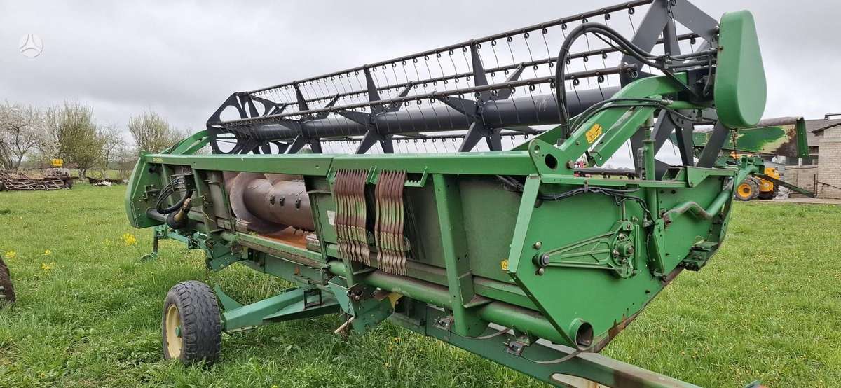John Deere W540, kombainai