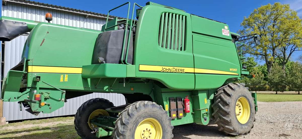 John Deere W540, kombaini
