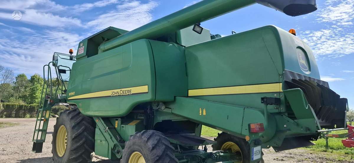 John Deere W540, kombaini