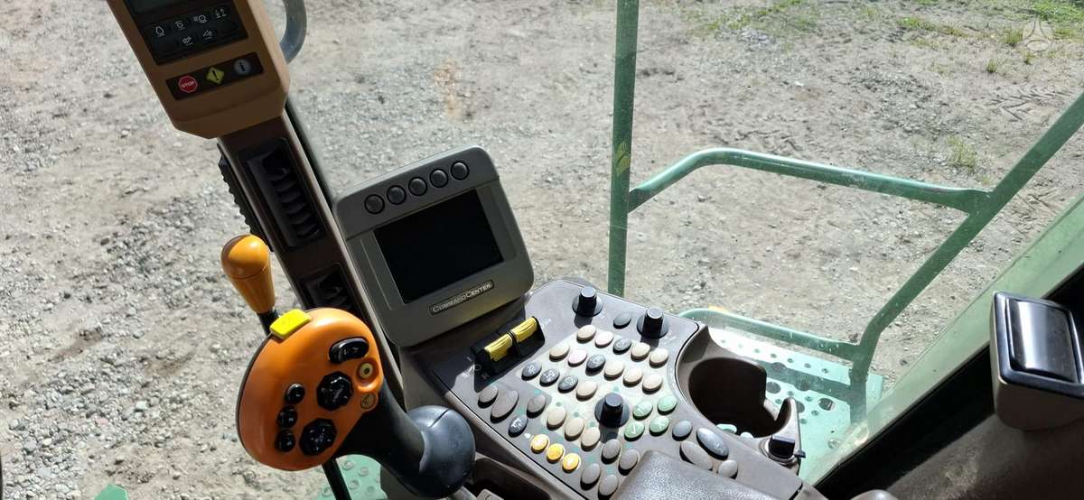 John Deere W540, kombaini