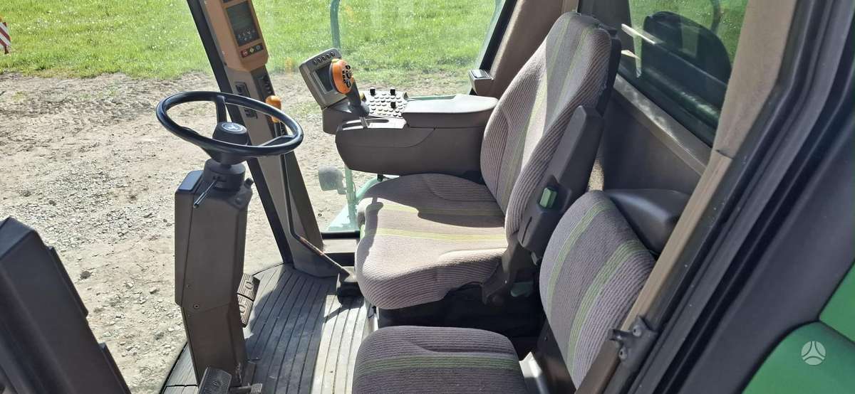John Deere W540, kombaini