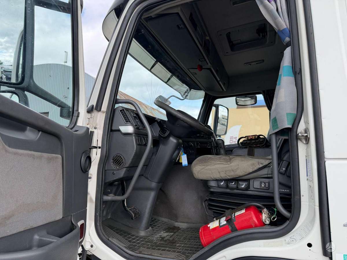 Volvo FM12 420, с краном