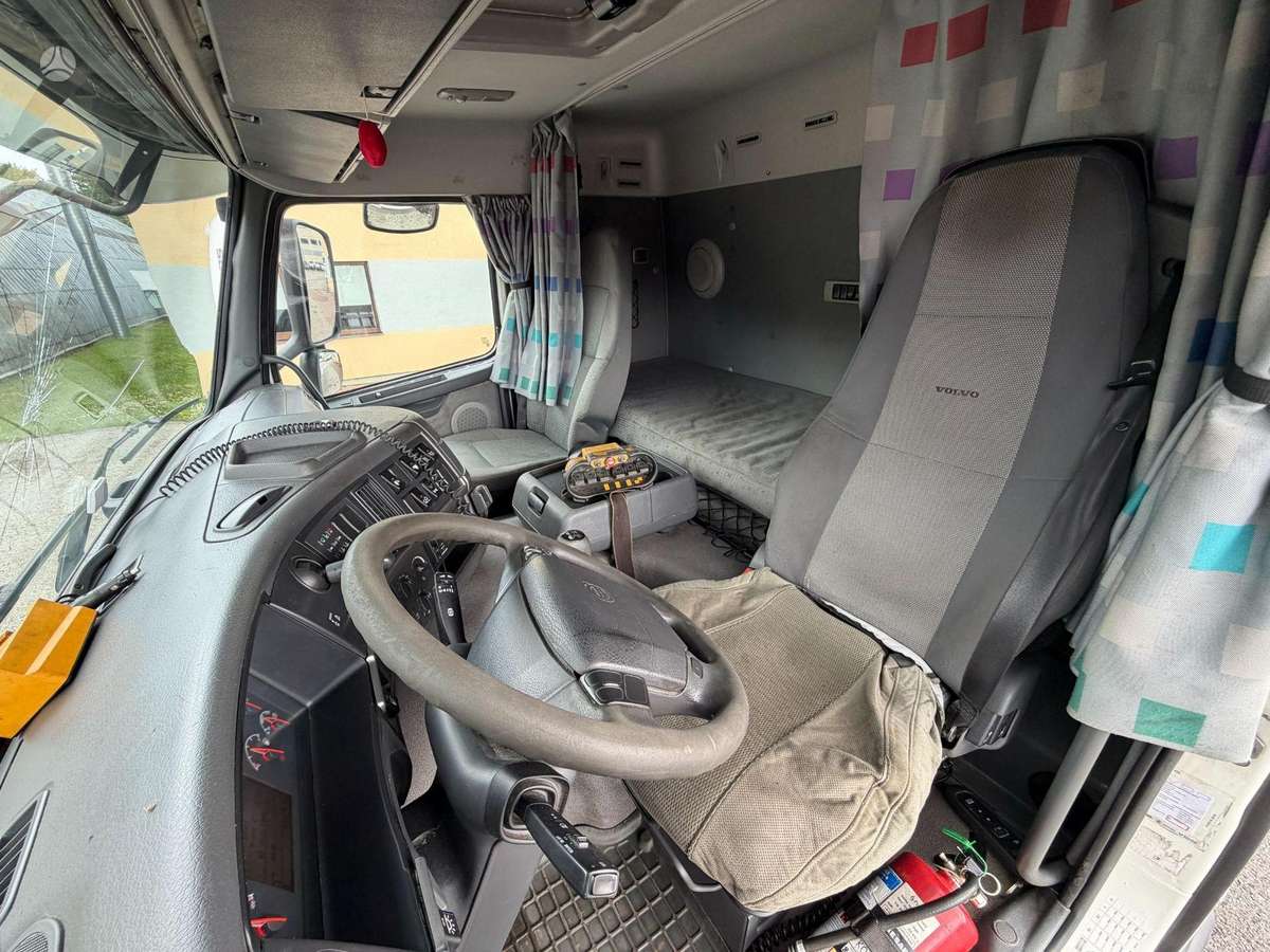 Volvo FM12 420, с краном