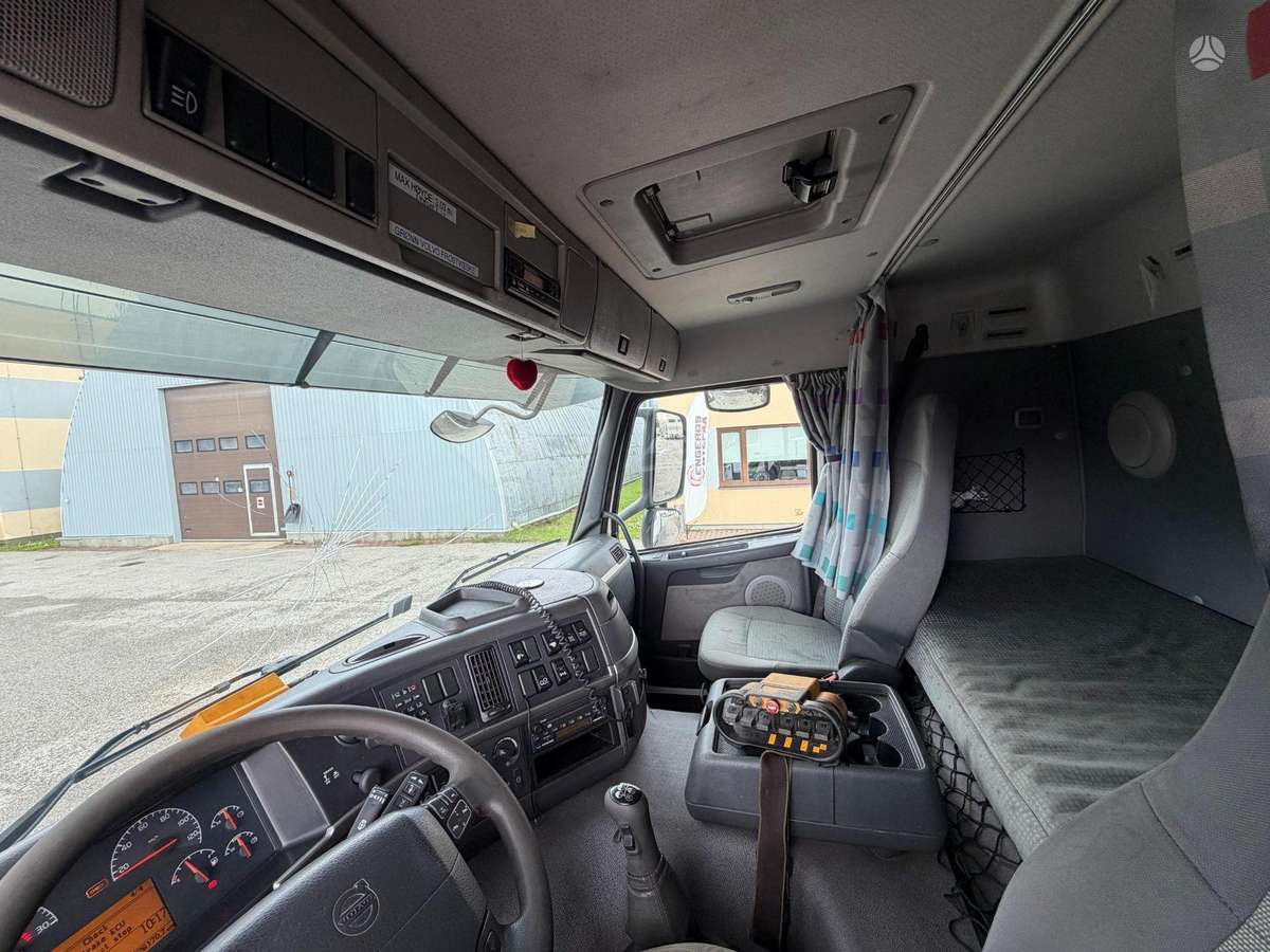 Volvo FM12 420, с краном