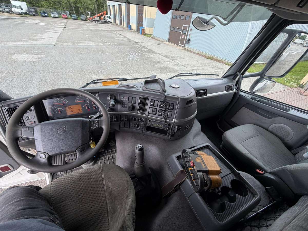Volvo FM12 420, с краном
