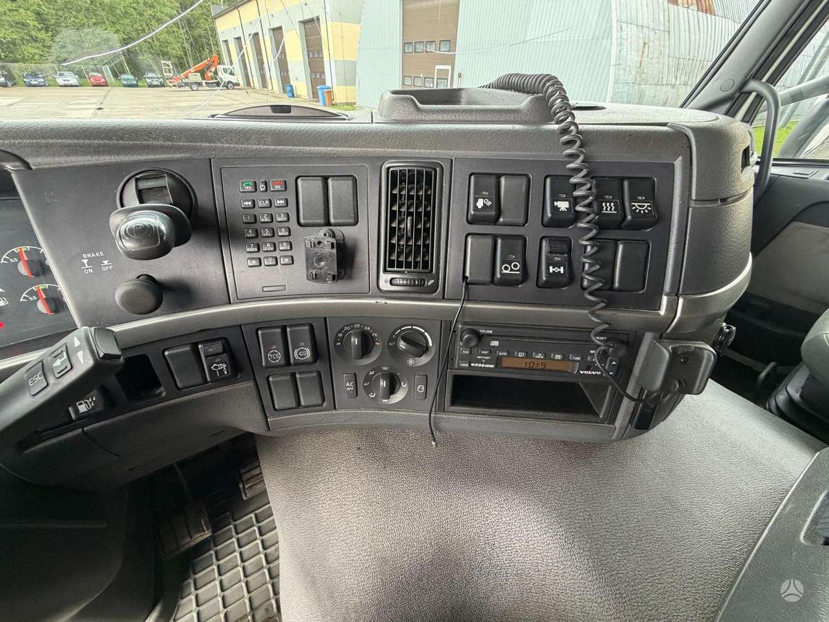 Volvo FM12 420, с краном