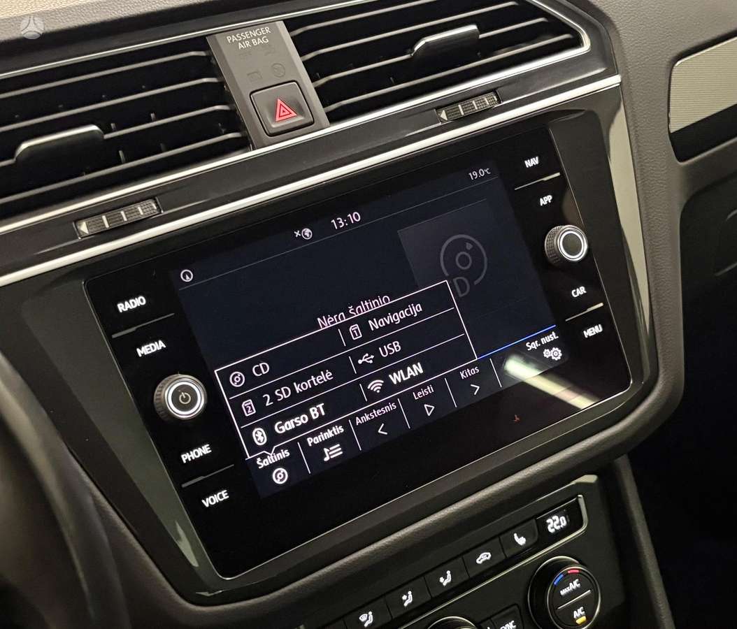 Volkswagen Tiguan - 10