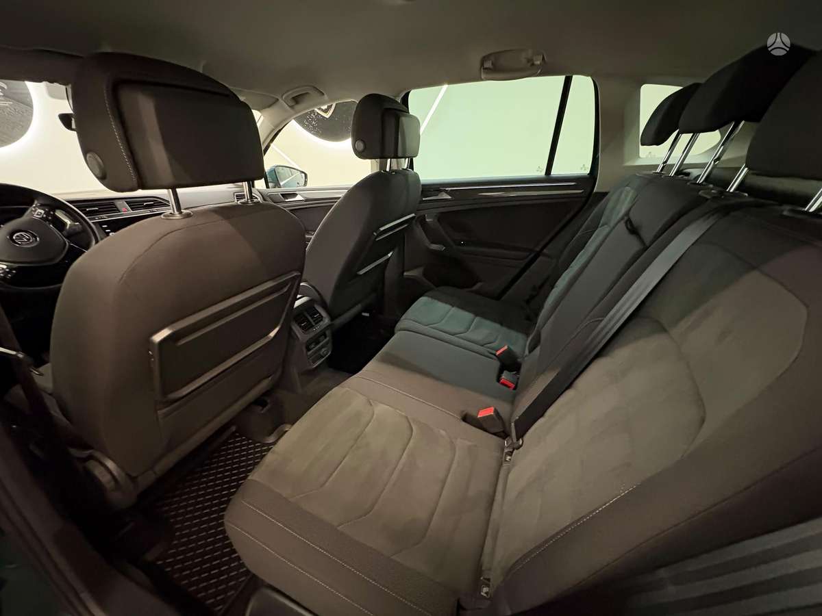 Volkswagen Tiguan - 11
