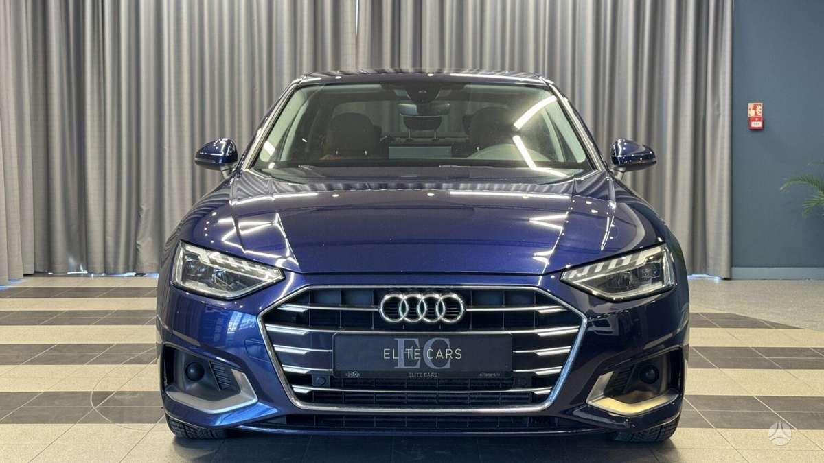 Audi A4, 2.0 l., Седан