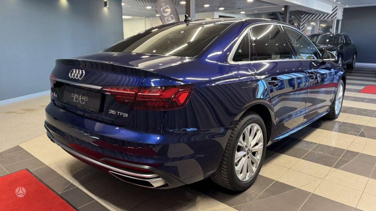 Audi A4, 2.0 l., Седан