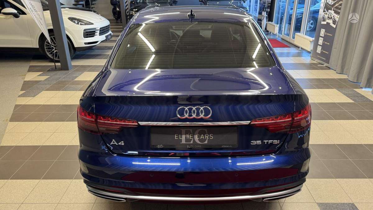 Audi A4, 2.0 l., Седан
