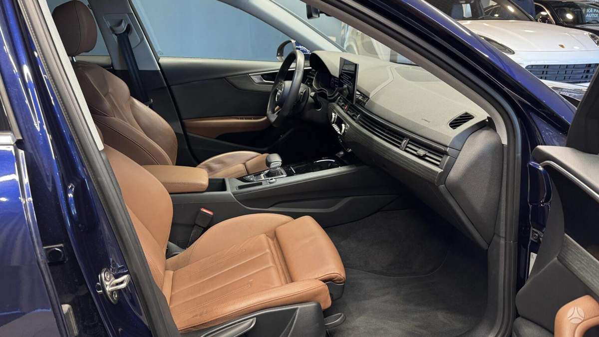 Audi A4, 2.0 l., Седан