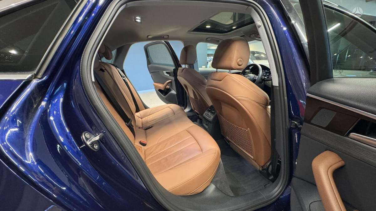 Audi A4, 2.0 l., Седан