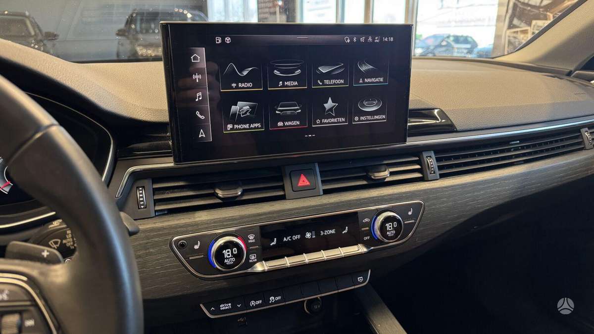 Audi A4, 2.0 l., Седан
