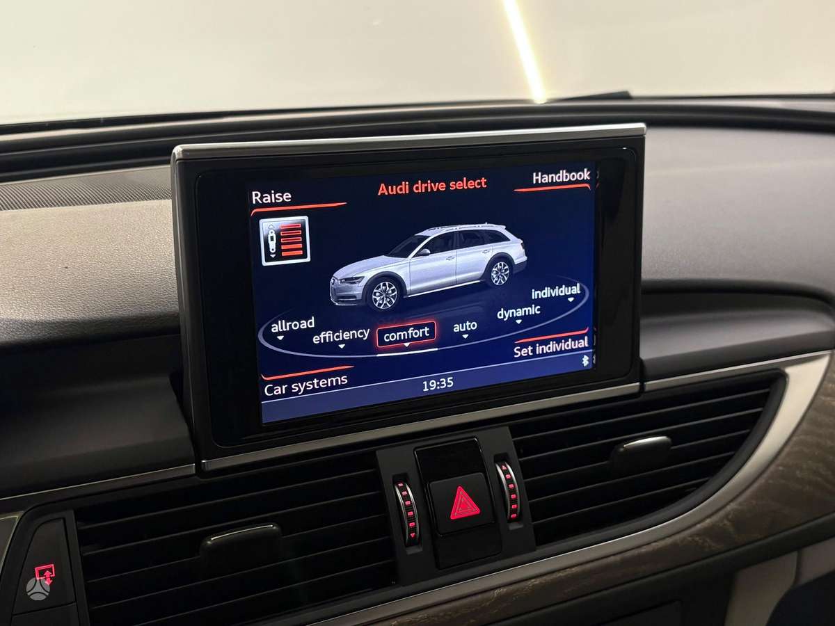 Audi A6 allroad, 3.0 l., Универсал
