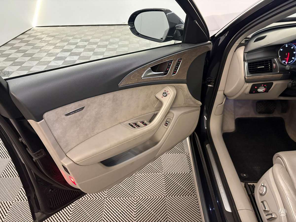 Audi A6 allroad, 3.0 l., Универсал