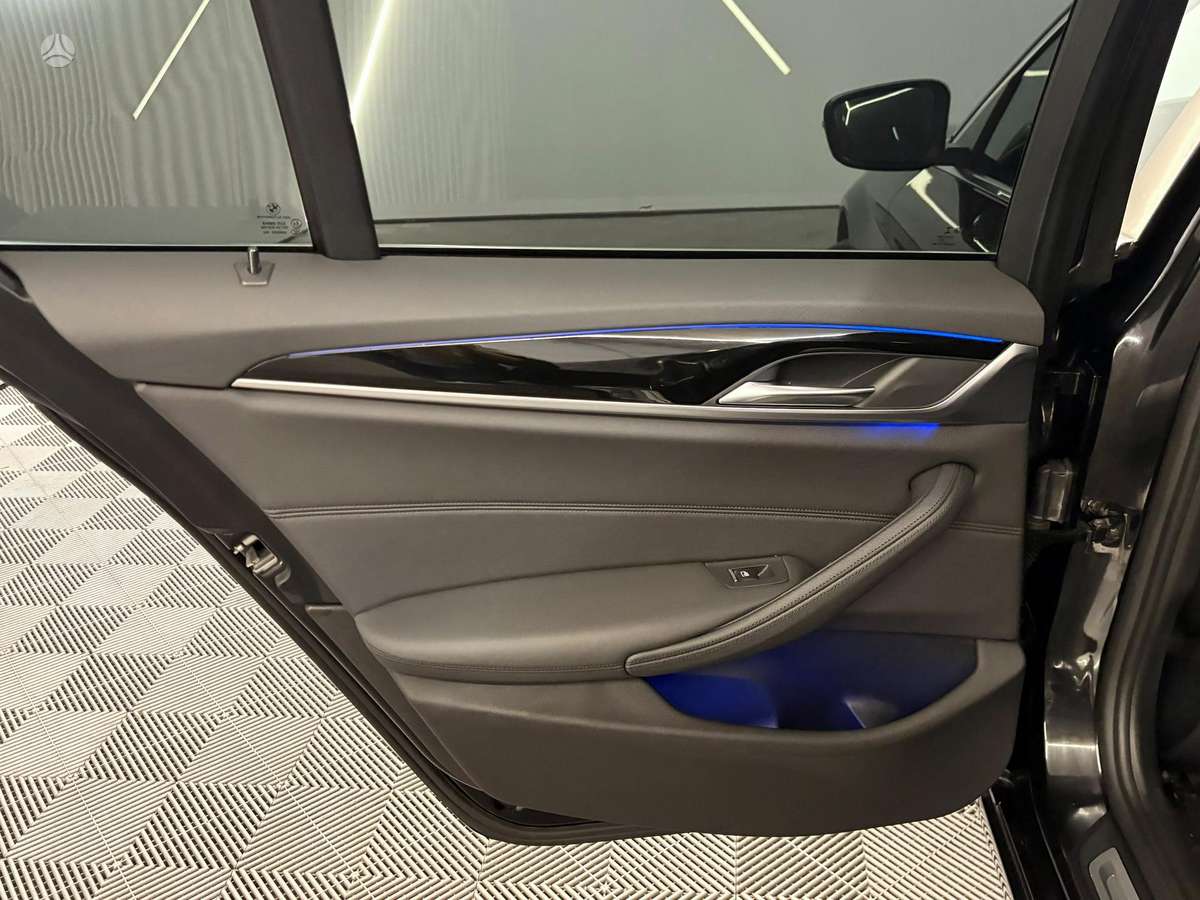 BMW 520, 2.0 l., Седан