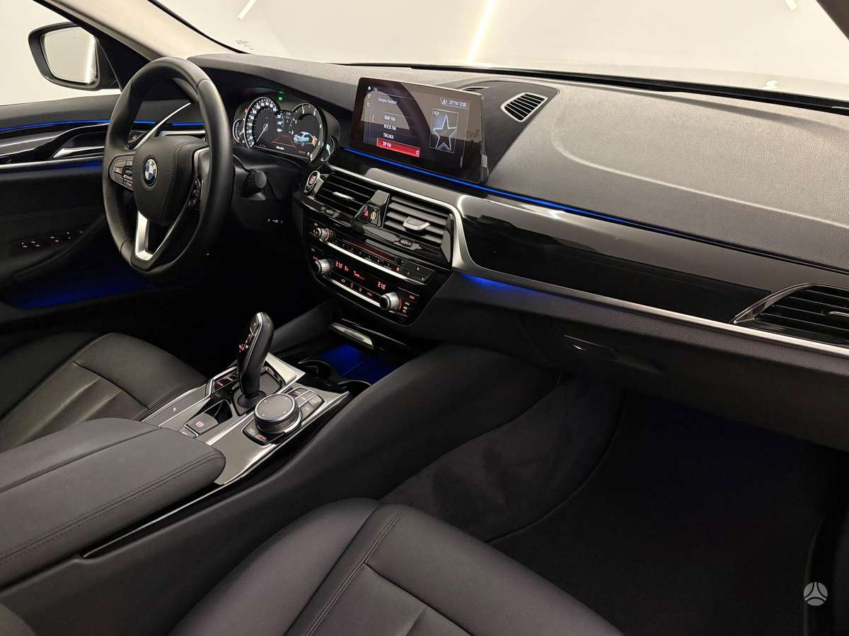 BMW 520, 2.0 l., Седан