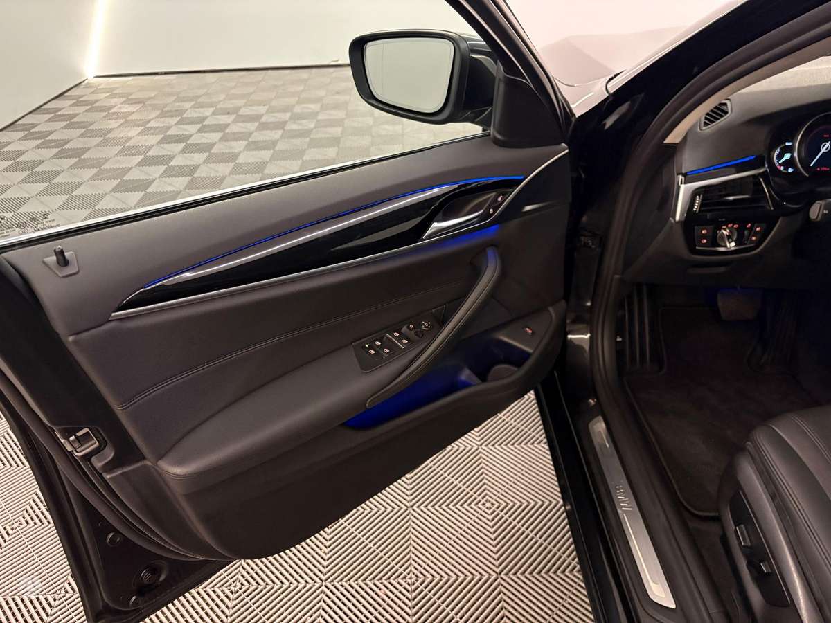 BMW 520, 2.0 l., Седан