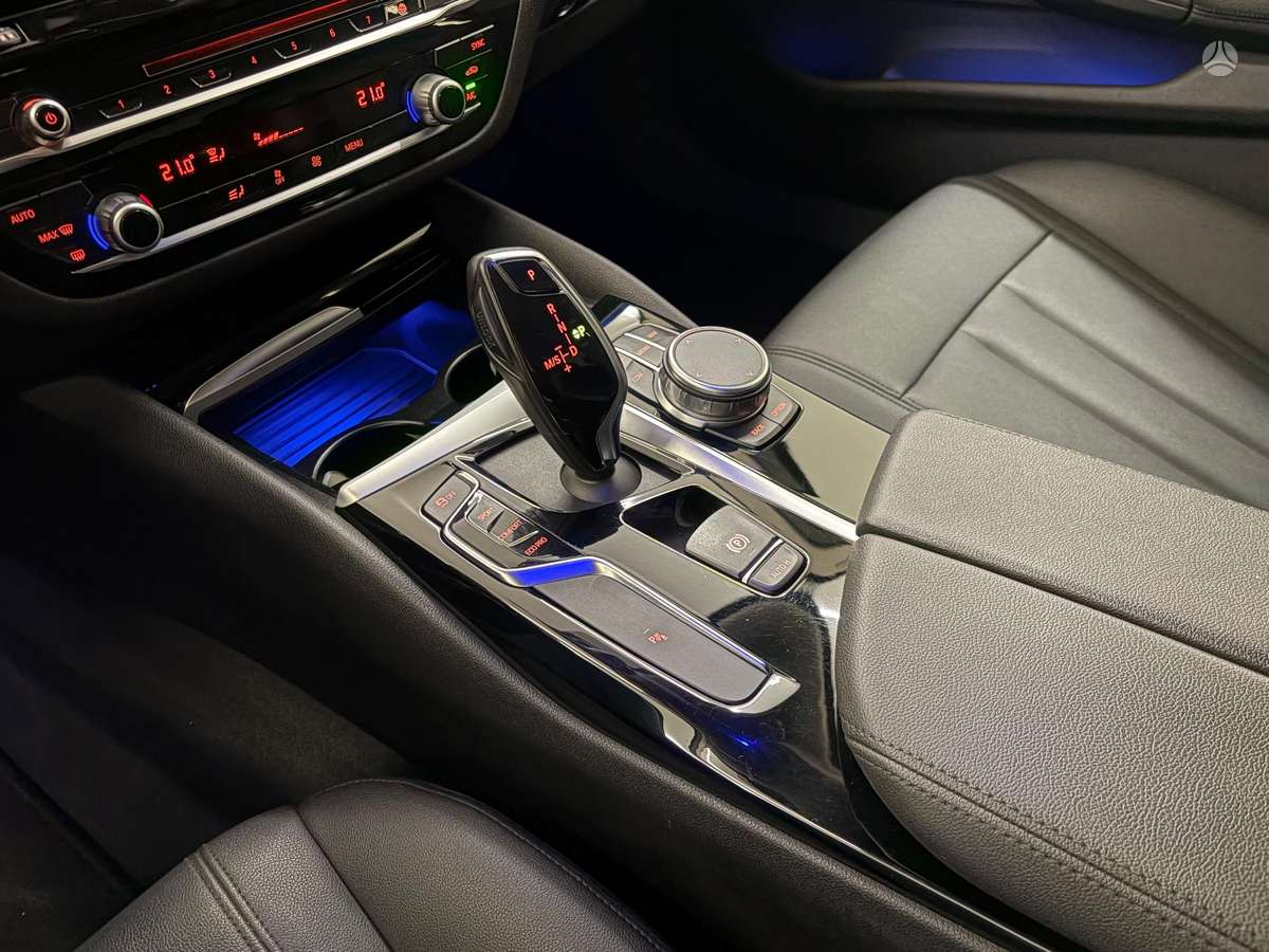BMW 520, 2.0 l., Седан