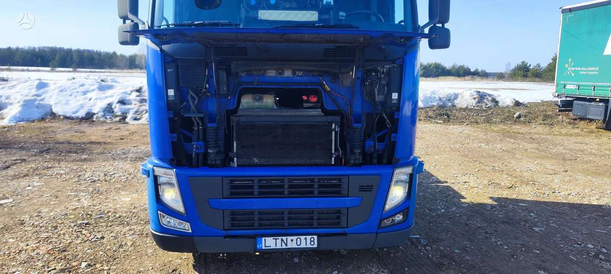 Volvo FH 500 Mega, double sleeper