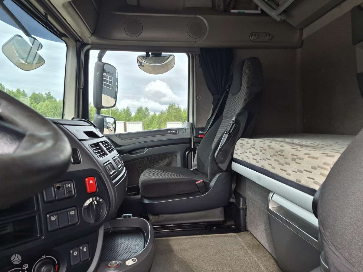 DAF XF106.460, double sleeper