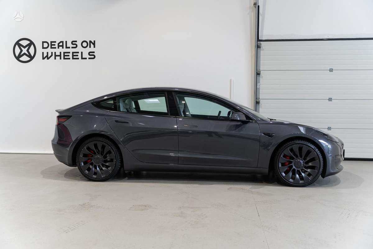 Tesla Model 3, 81 kWh, hatchback