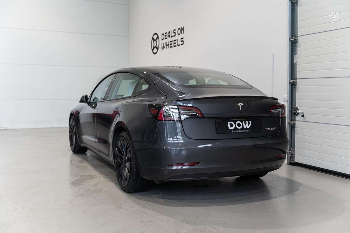 Tesla Model 3, 81 kWh, hatchback
