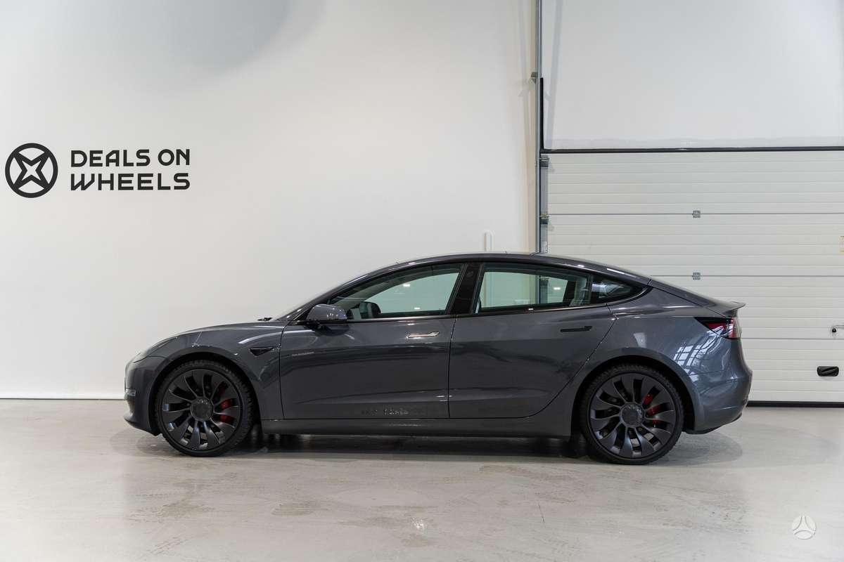 Tesla Model 3, 81 kWh, hatchback