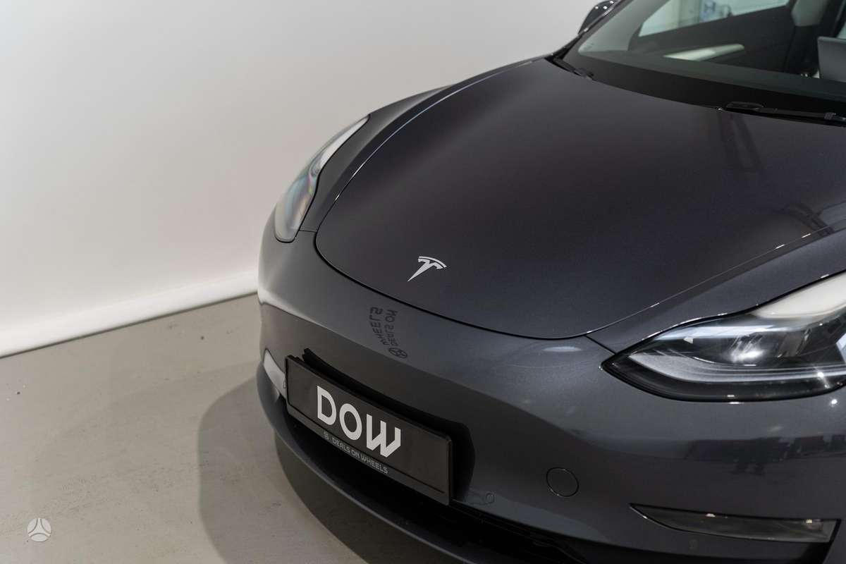 Tesla Model 3, 81 kWh, hatchback