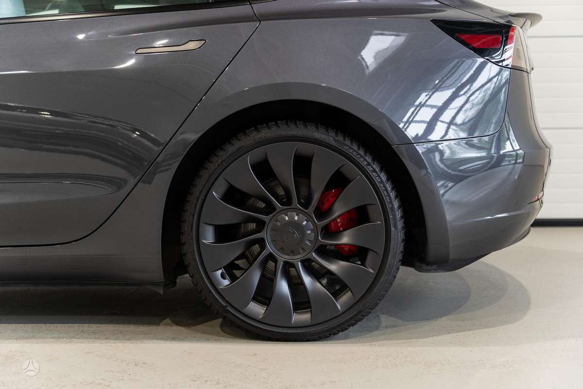 Tesla Model 3, 81 kWh, hatchback