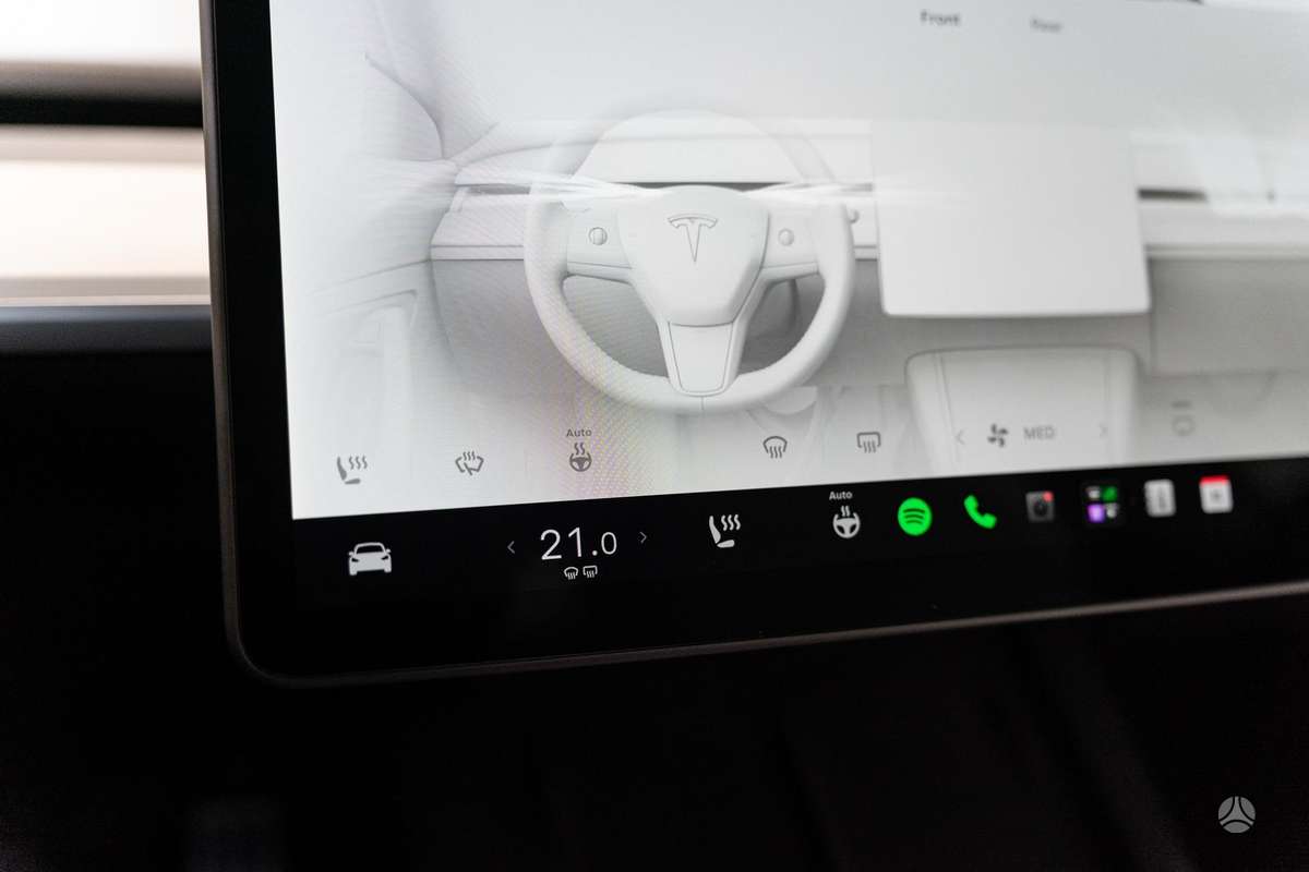 Tesla Model 3, 81 kWh, hatchback
