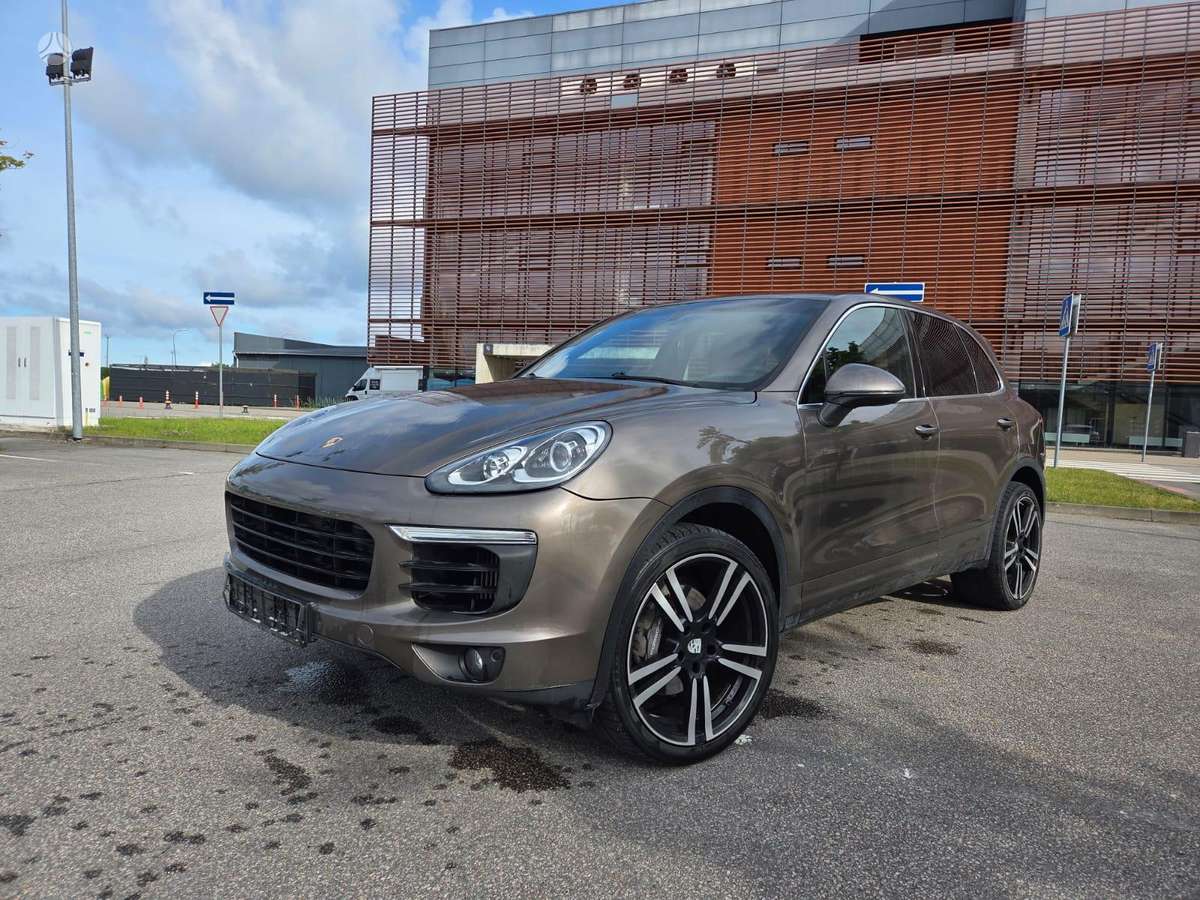 Porsche Cayenne - 1